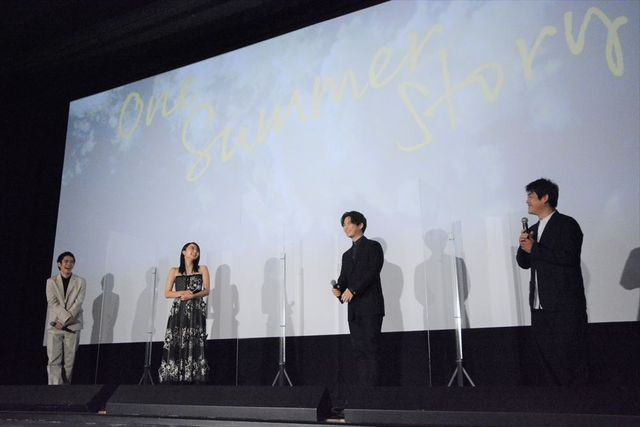 上白石萌歌の美しいドレス姿！『子供はわかってあげない』公開記念舞台あいさつ（11枚目）