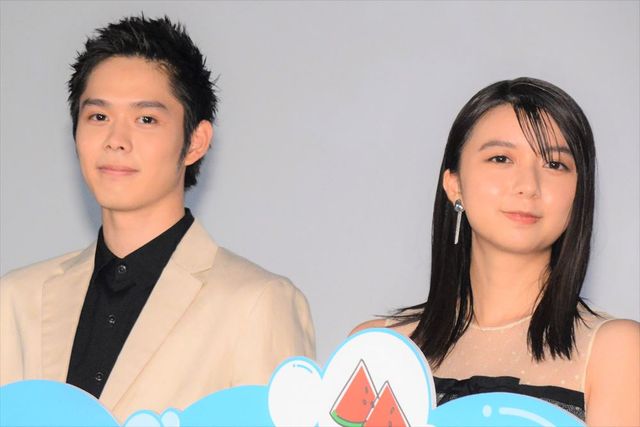 上白石萌歌の美しいドレス姿！『子供はわかってあげない』公開記念舞台あいさつ（18枚目）