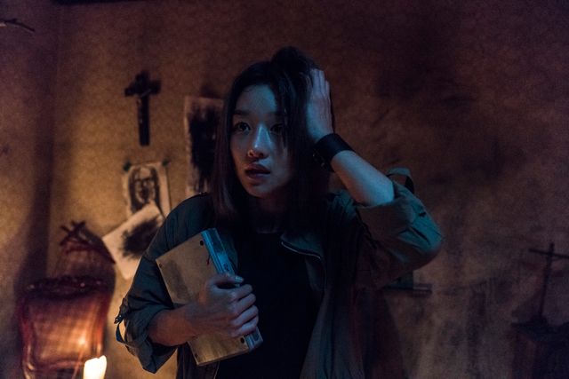 心臓発作で死人も！呪われたホラー映画の真相に迫る『ワーニング　その映画を観るな』場面写真（2枚目）