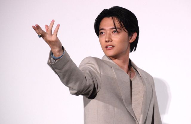 変顔を決めたSixTONESジェシー！『お嬢と番犬くん』公開記念舞台あいさつ（8枚目）