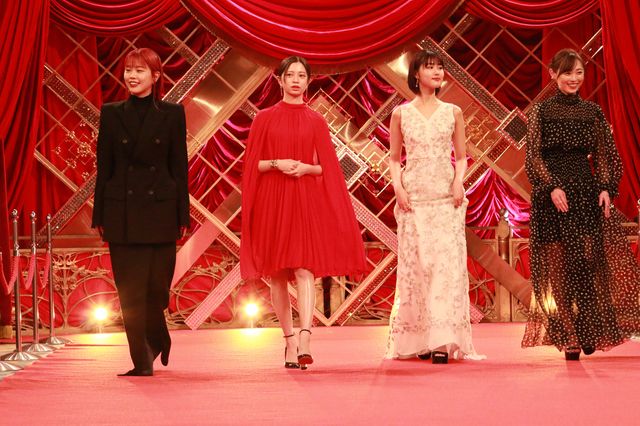 美の競演！浜辺美波、永野芽郁、上戸彩ら女優陣がレッドカーペットに！（5枚目）