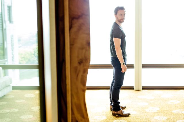 あふれる男の色気！撮り下ろしジェームズ・マカヴォイ写真ギャラリー（5枚目）