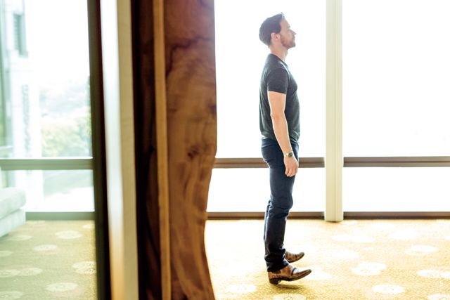 あふれる男の色気！撮り下ろしジェームズ・マカヴォイ写真ギャラリー（6枚目）