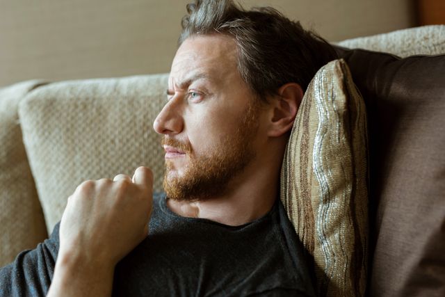 あふれる男の色気！撮り下ろしジェームズ・マカヴォイ写真ギャラリー（15枚目）