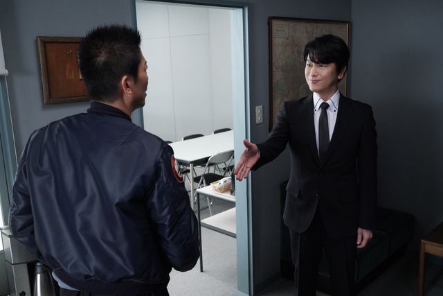 「相棒」薫＆尊の初対面、米沢とのハグ！最終話前篇の胸アツシーン（3枚目）