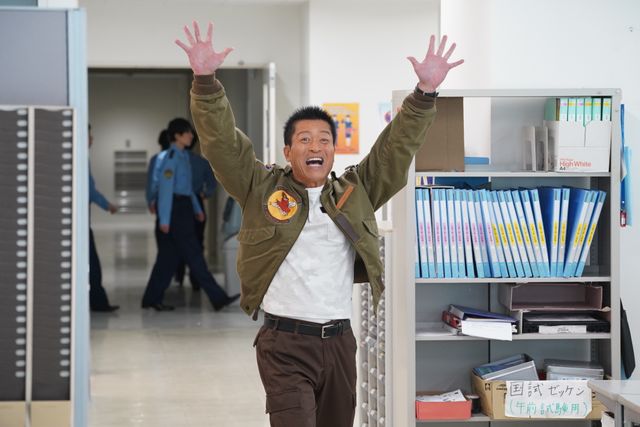 「相棒」薫＆尊の初対面、米沢とのハグ！最終話前篇の胸アツシーン（4枚目）