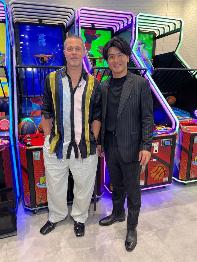 ブラッド・ピット＆森本慎太郎がプリクラ撮影！映画『F1(R)／エフワン』来日画像（2枚目）