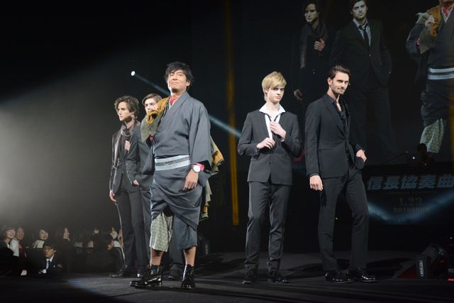 山田孝之、サルを引き連れて登場！小栗旬、柴咲コウ、向井理、キスマイ藤ヶ谷ら登壇『信長協奏曲』完成披露試写会ギャラリー（4枚目）