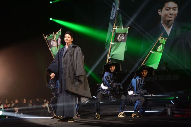 山田孝之、サルを引き連れて登場！小栗旬、柴咲コウ、向井理、キスマイ藤ヶ谷ら登壇『信長協奏曲』完成披露試写会ギャラリー（12枚目）