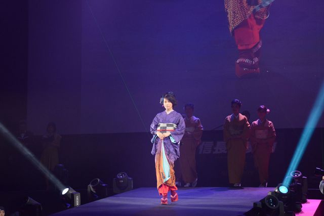 山田孝之、サルを引き連れて登場！小栗旬、柴咲コウ、向井理、キスマイ藤ヶ谷ら登壇『信長協奏曲』完成披露試写会ギャラリー（13枚目）