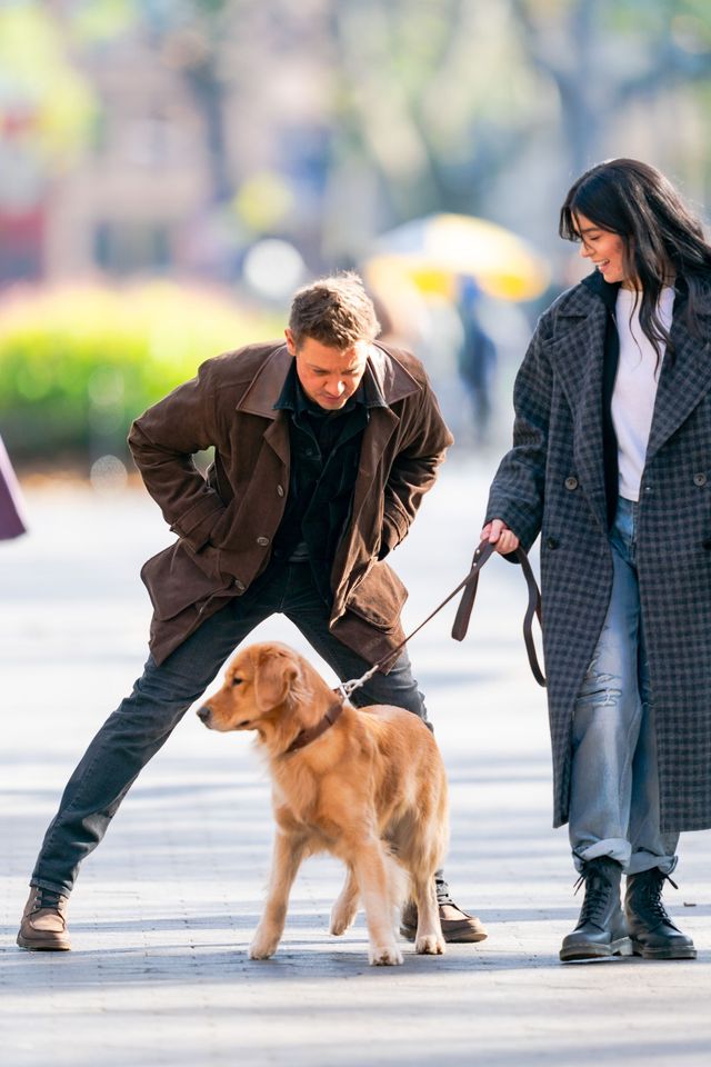 「ホークアイ」撮影現場のジェレミー・レナー＆ヘイリー・スタインフェルド：フォトギャラリー