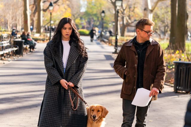 「ホークアイ」撮影現場のジェレミー・レナー＆ヘイリー・スタインフェルド（4枚目）