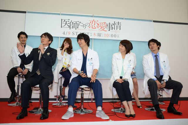 斎藤工、セクシー外科医役でハグ生披露！フォトギャラリー（11枚目）