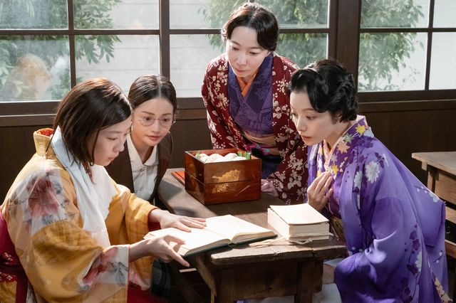 花江（森田望智）は浮かない顔で…「虎に翼」第11回の場面写真（2枚目）