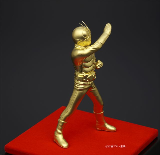 1人1個限り！約84万円純金製仮面ライダー新1号の雄姿！フォトギャラリー（4枚目）