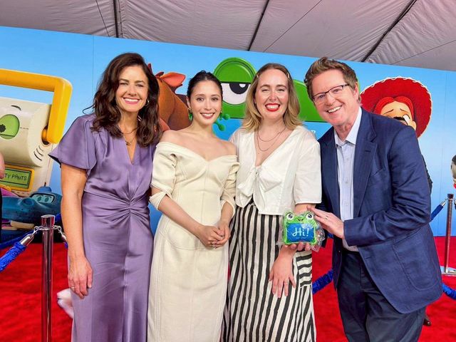 広瀬アリス、胸元ざっくり美麗ドレスで『トイ・ストーリー5』ワールドプレミア参加（3枚目）