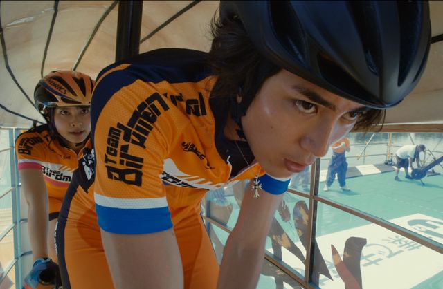 土屋太鳳、毒舌＆変顔の最強ヒロインに！『トリガール！』新ビジュアル：フォトギャラリー