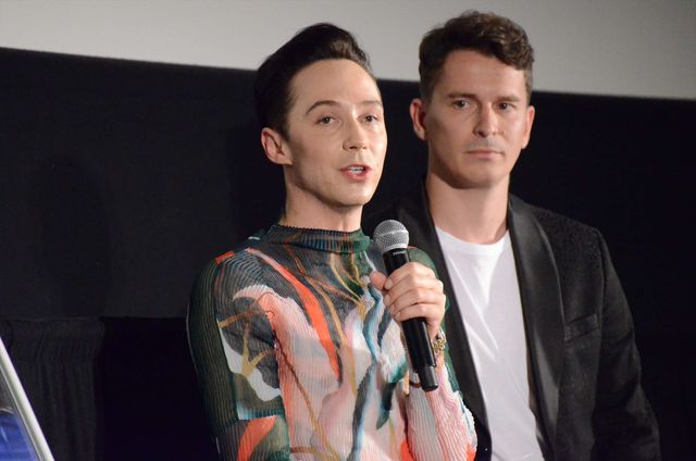 ジョニー・ウィアー、自ら購入した衣装で『氷上の王、ジョン・カリー』イベントへ（6枚目）