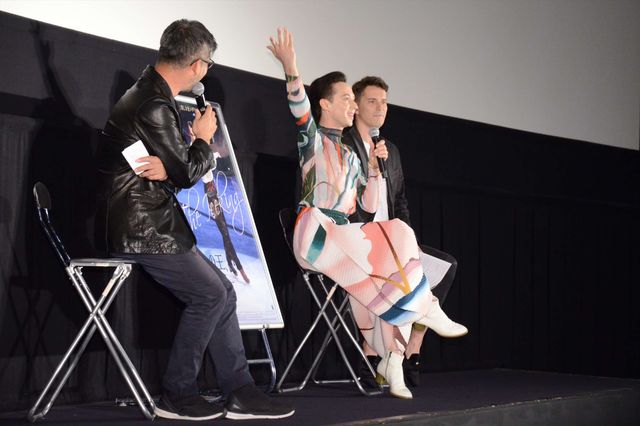 ジョニー・ウィアー、自ら購入した衣装で『氷上の王、ジョン・カリー』イベントへ（7枚目）