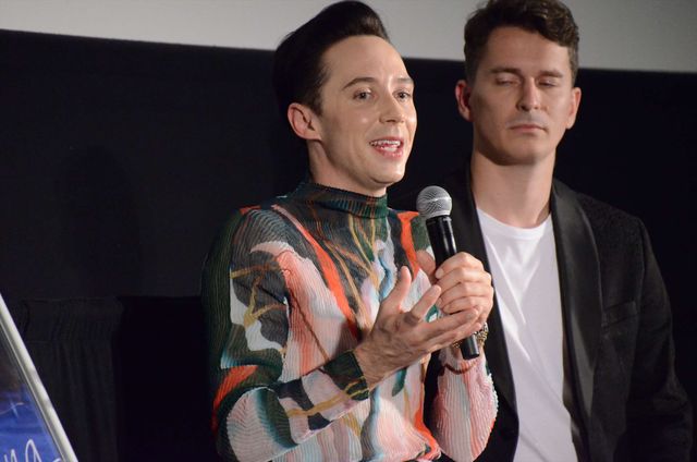 ジョニー・ウィアー、自ら購入した衣装で『氷上の王、ジョン・カリー』イベントへ（8枚目）