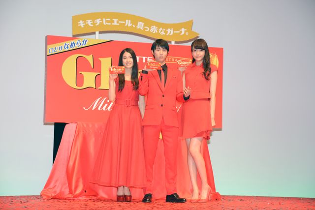 羽生結弦、決めポーズで華麗に登場！フォトギャラリー（13枚目）