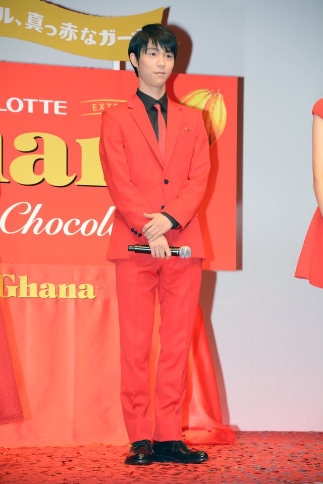 羽生結弦、決めポーズで華麗に登場！フォトギャラリー（16枚目）