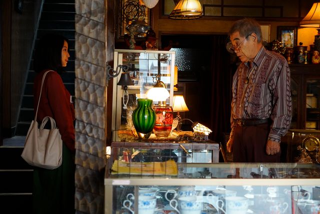 松坂桃李＆多部未華子の相合傘カットも！『流浪の月』場面写真（9枚目）