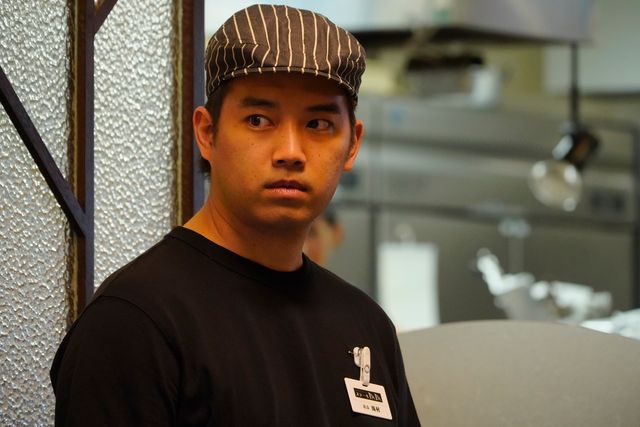 松坂桃李＆多部未華子の相合傘カットも！『流浪の月』場面写真（11枚目）