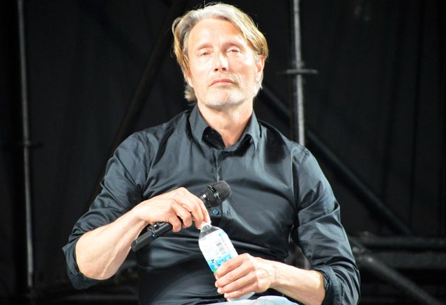 マッツ・ミケルセン、色気がダダ漏れ…「大阪コミコン2023」ステージ写真集:フォトギャラリー
