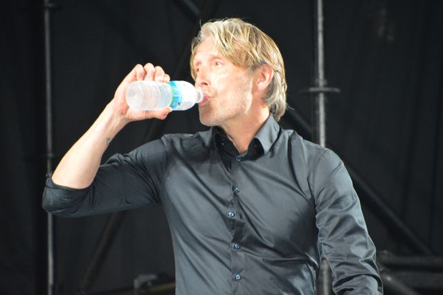 マッツ・ミケルセン、色気がダダ漏れ…「大阪コミコン2023」ステージ写真集（3枚目）