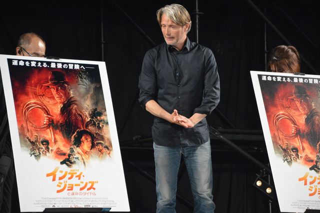 マッツ・ミケルセン、色気がダダ漏れ…「大阪コミコン2023」ステージ写真集（14枚目）