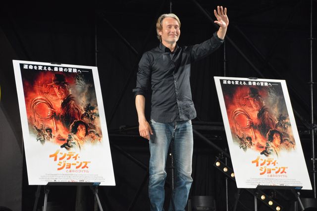 マッツ・ミケルセン、色気がダダ漏れ…「大阪コミコン2023」ステージ写真集（17枚目）