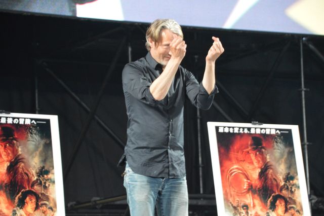 マッツ・ミケルセン、色気がダダ漏れ…「大阪コミコン2023」ステージ写真集（22枚目）