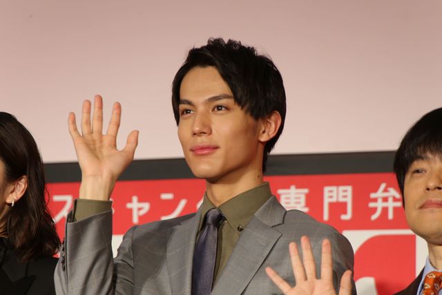 竹内結子、水川あさみ、中川大志ら「スキャンダル専門弁護士　QUEEN」チーム集結（18枚目）