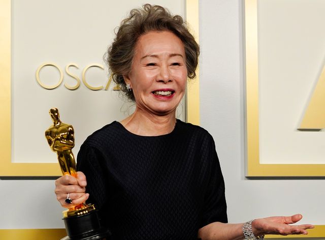 まさかの番狂わせも!?オスカーを手にして喜ぶ受賞者（2枚目）