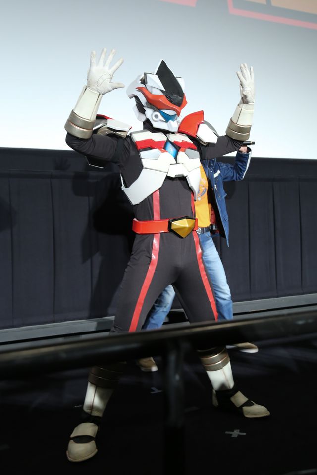濱田龍臣、ドンシャインとグータッチ！『劇場版 ウルトラマンジード』イベント（3枚目）