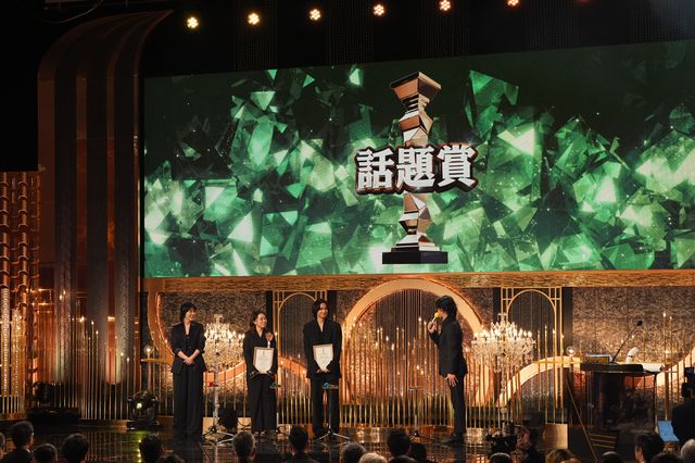 SixTONES松村北斗が話題賞！森本慎太郎も祝福「北斗おめでとう！」（3枚目）