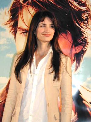 トム・クルーズ、ペネロペ・クルス、キャメロン・クロウ『バニラ・スカイ』来日記者会見（3枚目）