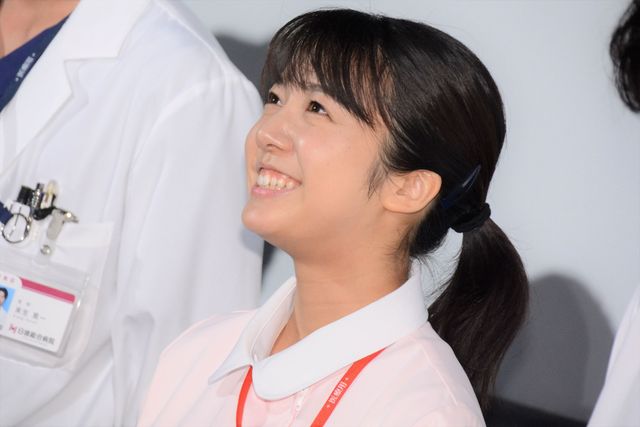 佐藤健、白衣姿がイケメンすぎ！ドラマ「恋はつづくよどこまでも」プレミアム試写会＆舞台あいさつ（2枚目）