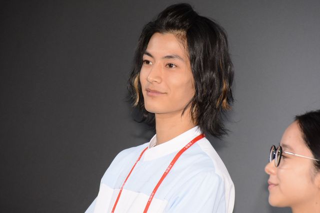 佐藤健、白衣姿がイケメンすぎ！ドラマ「恋はつづくよどこまでも」プレミアム試写会＆舞台あいさつ（5枚目）