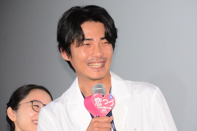 佐藤健、白衣姿がイケメンすぎ！ドラマ「恋はつづくよどこまでも」プレミアム試写会＆舞台あいさつ（13枚目）