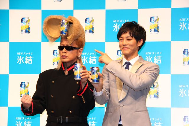 松坂桃李が綾小路翔のリーゼントを割っちゃった！「キリン 氷結」新CM発表会ギャラリー（8枚目）