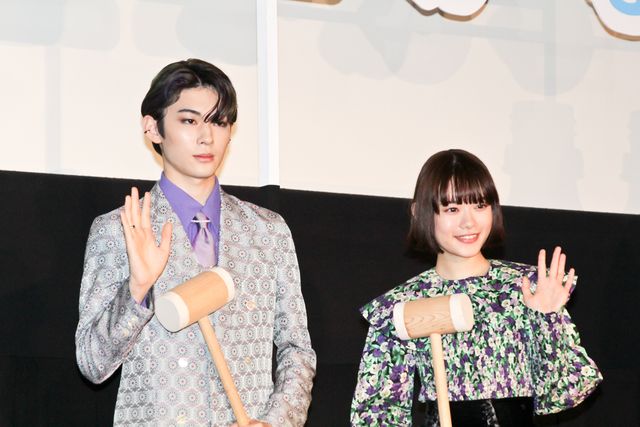 市川染五郎＆杉咲花がアフレコ振り返る！『サイダーのように言葉が湧き上がる』初日舞台あいさつ（8枚目）