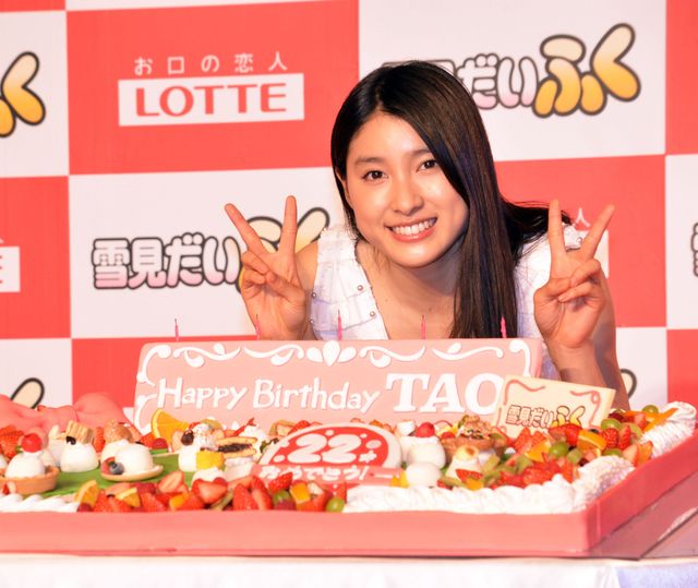 土屋太鳳、雪見もちのばしを披露　フォトギャラリー（全12枚）（2枚目）