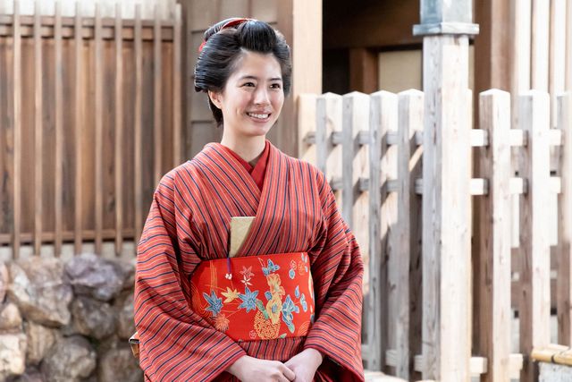 妻となるヒロインは浜辺美波！「らんまん」豪華キャスト写真（3枚目）