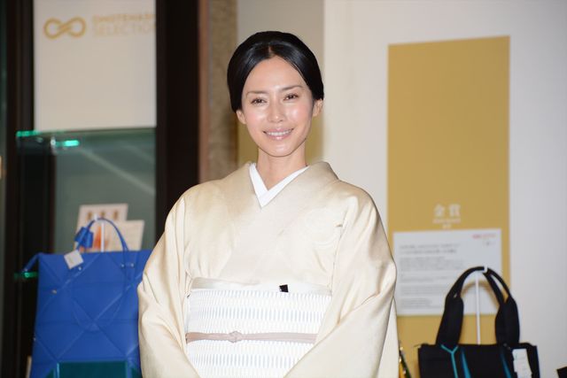 艶やかな着物姿の中谷美紀フォトギャラリー：フォトギャラリー