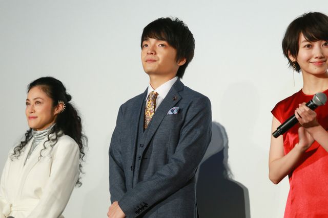 波瑠×西島秀俊『オズランド　笑顔の魔法おしえます。』公開記念舞台あいさつ（14枚目）