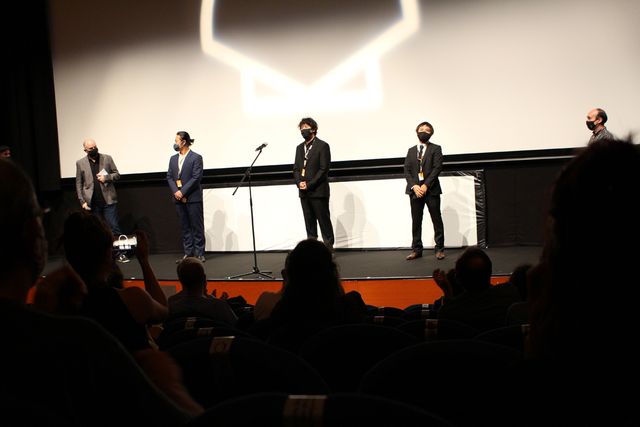 『海辺の彼女たち』の舞台あいさつ