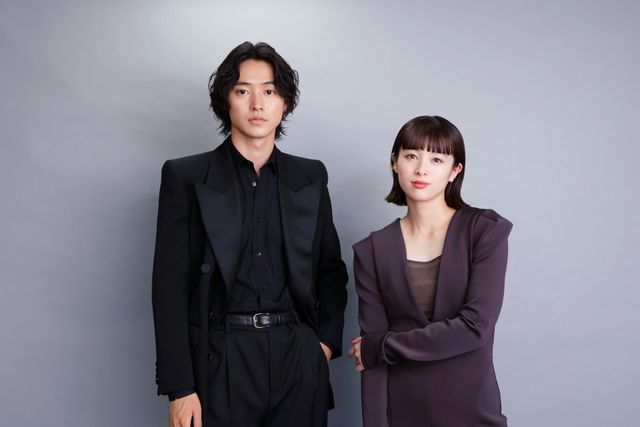 山崎賢人＆清野菜名、2ショット×ソロカット撮りおろし＜11枚＞（2枚目）