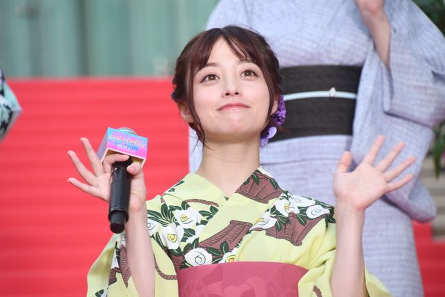 橋本環奈、杉野遥亮、鈴鹿央士、馬場ふみから浴衣姿で登壇！『バイオレンスアクション』完成披露試写会（32枚目）